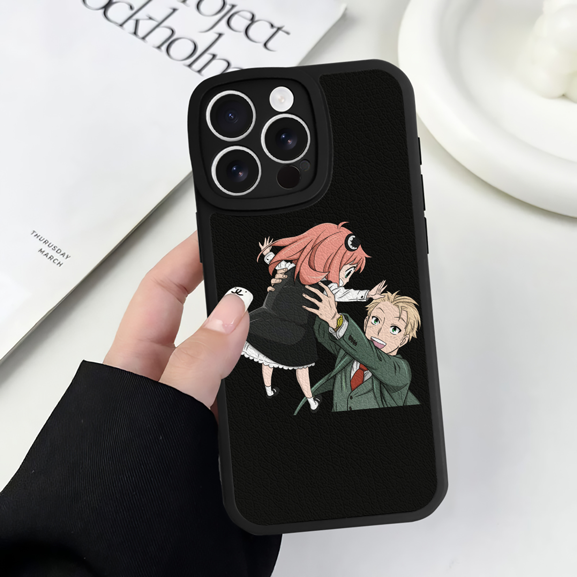 （画像用） SPY×FAMILY间谍家家酒 【iPhone 16シリーズ対応】シリコンスマホケース（レザー調） 材質：シリコン